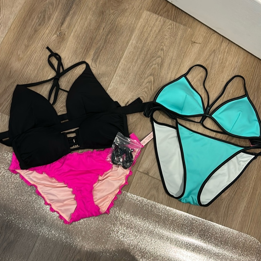 NWT and NWOT Victoria’s Secret pushup triangle bikini lot size M